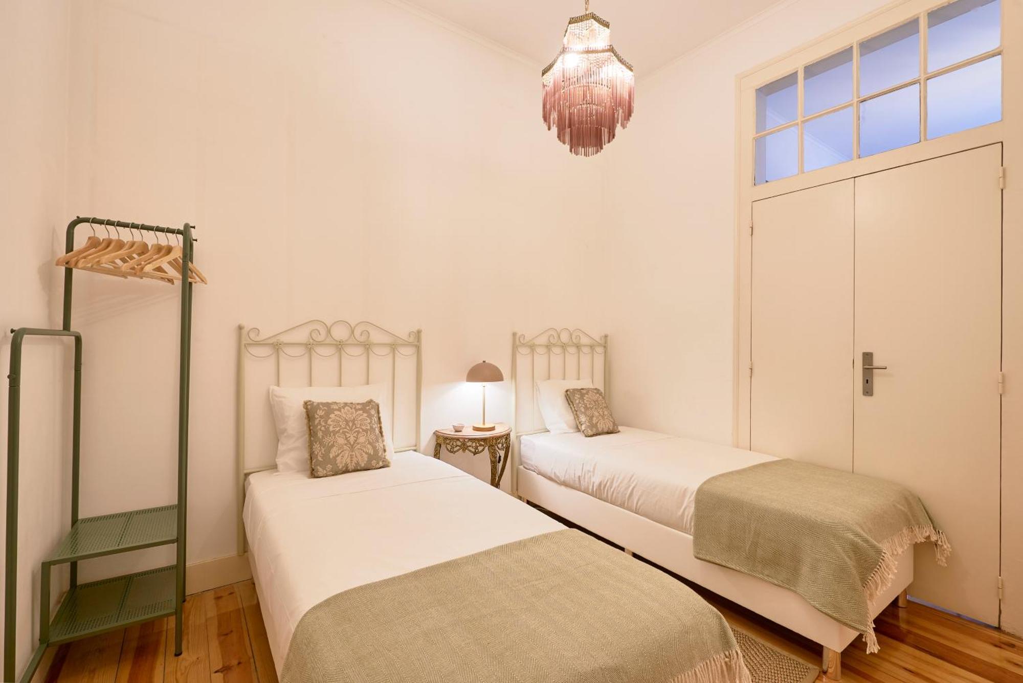 Spacious Apartment In The Perfect Lisbon Location, By Timecooler Exterior photo