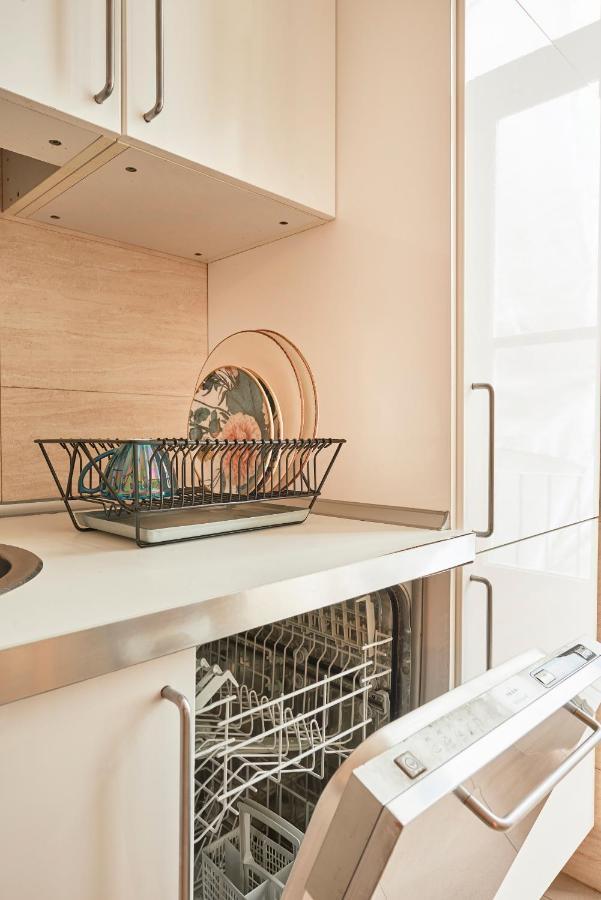 Spacious Apartment In The Perfect Lisbon Location, By Timecooler Exterior photo